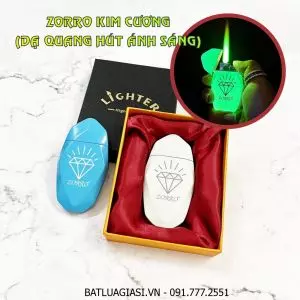 BẬT LỬA KHÈ ZORRO KIM CƯƠNG (DẠ QUANG HÚT ÁNH SÁNG) (CÓ HỘP) - (XÀI GAS)