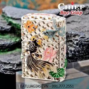 BẬT LỬA ZIPPO CHIEF BỌC GIÁP HÌNH CON CÁ PHONG THỦY - DẠ QUANG HÚT ÁNH SÁNG (RUỘT BẠC) (FULLBOX) - (XÀI XĂNG) #BẠC