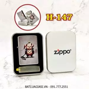 BẬT LỬA ZIPPO SƠN TĨNH ĐIỆN 2 MẶT CHỦ ĐỀ TÂY DU KÝ HÌNH TRƯ BÁT GIỚI (CÓ MỘC ĐÁY) (HỘP THIẾC KÈM XĂNG) H-147